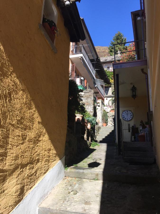 Ferienhaus, Rustico Auf Burg โลการ์โน ภายนอก รูปภาพ