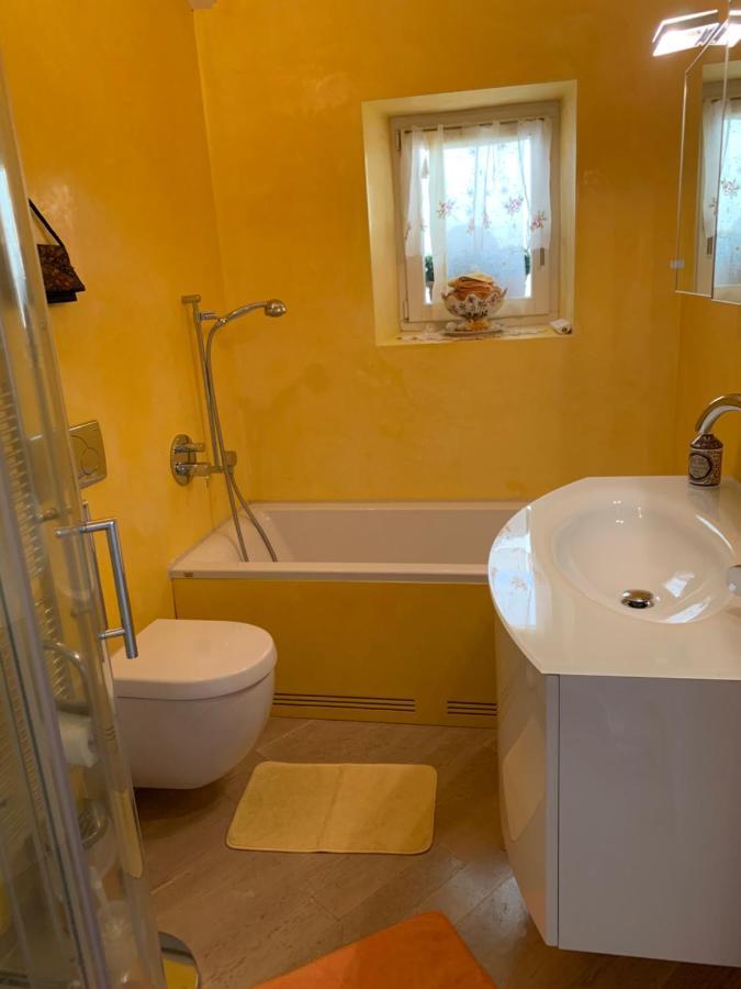 Ferienhaus, Rustico Auf Burg โลการ์โน ภายนอก รูปภาพ
